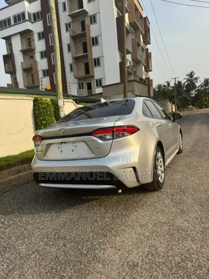 Toyota Corolla LE 2021 Silver