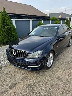Mercedes-Benz C250 2014 Blue