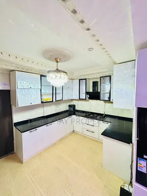 7bdrm House in Extension, East Legon for sale