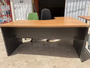 Corner Desk/L-Shaped Desk