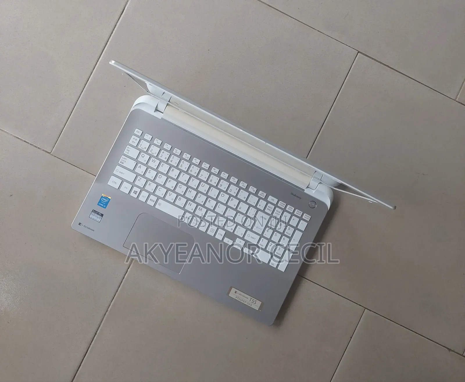 Laptop Toshiba Dynabook t552 8GB Intel Core i3 HDD 500GB