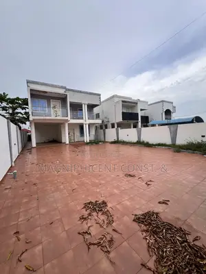 4bdrm Duplex in Lakeside Estates, Ashaley Botwe for rent
