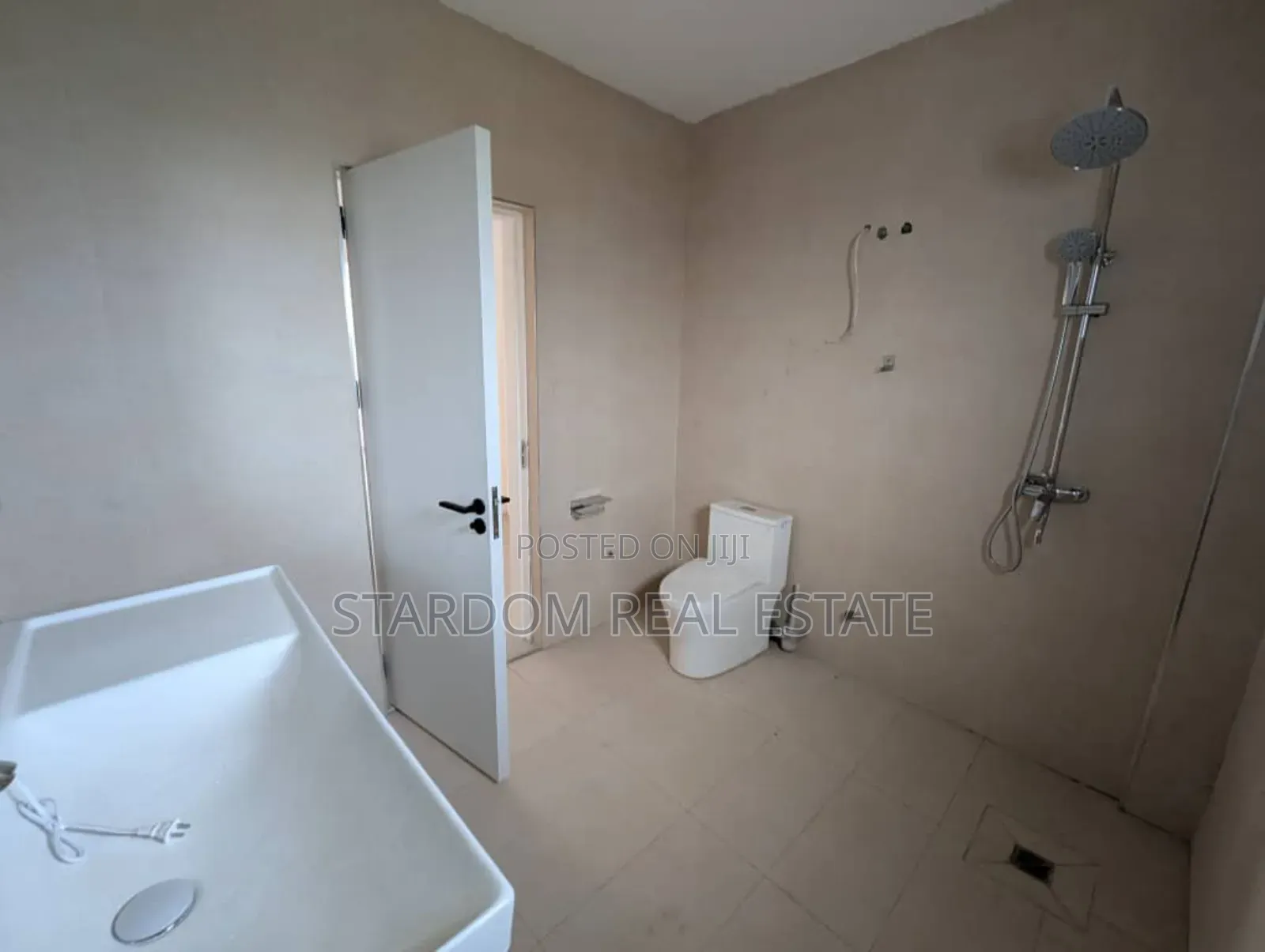 3bdrm Townhouse/Terrace in Achimota for sale
