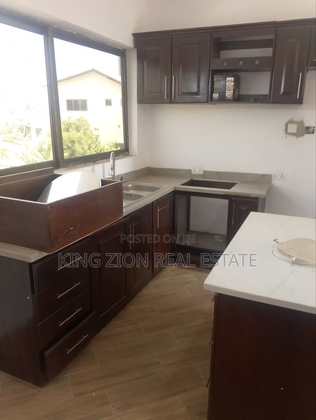 3bdrm Apartment in Kingzion Real, East Legon for rent