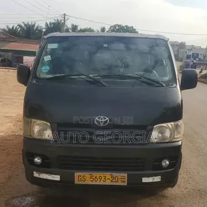 Toyota HiAce 2013 Black