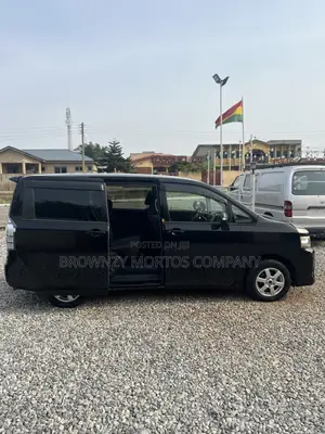 Toyota Voxy 2010 Black