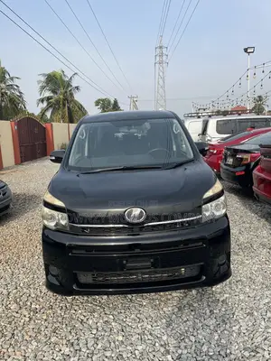 Toyota Voxy 2010 Black