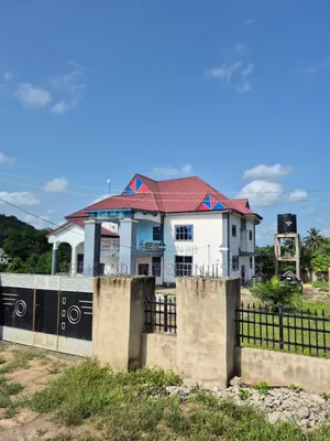 5bdrm House in Beautiful House, Cape Coast Metropolitan for sale
