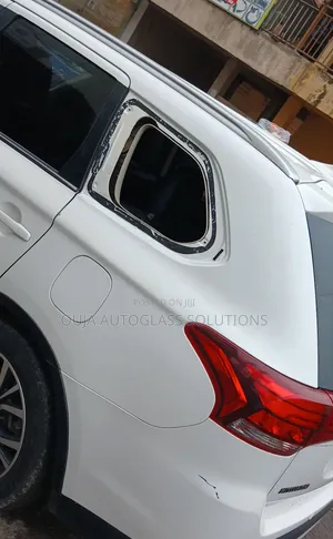 Mitsubishi Outlander Body Glass Available