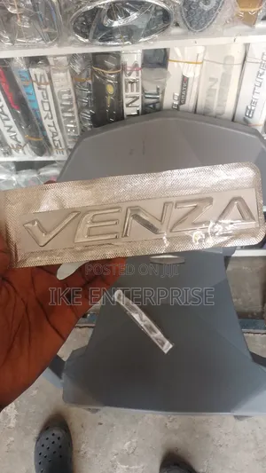 Toyota Venza Writing/Emblem/Logo