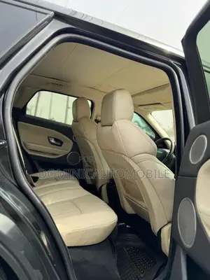 Land Rover Range Rover Evoque SE 5dr 4x4 (2.0L 4cyl 9A) 2016 Black