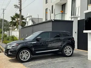 Land Rover Range Rover Evoque SE 5dr 4x4 (2.0L 4cyl 9A) 2016 Black