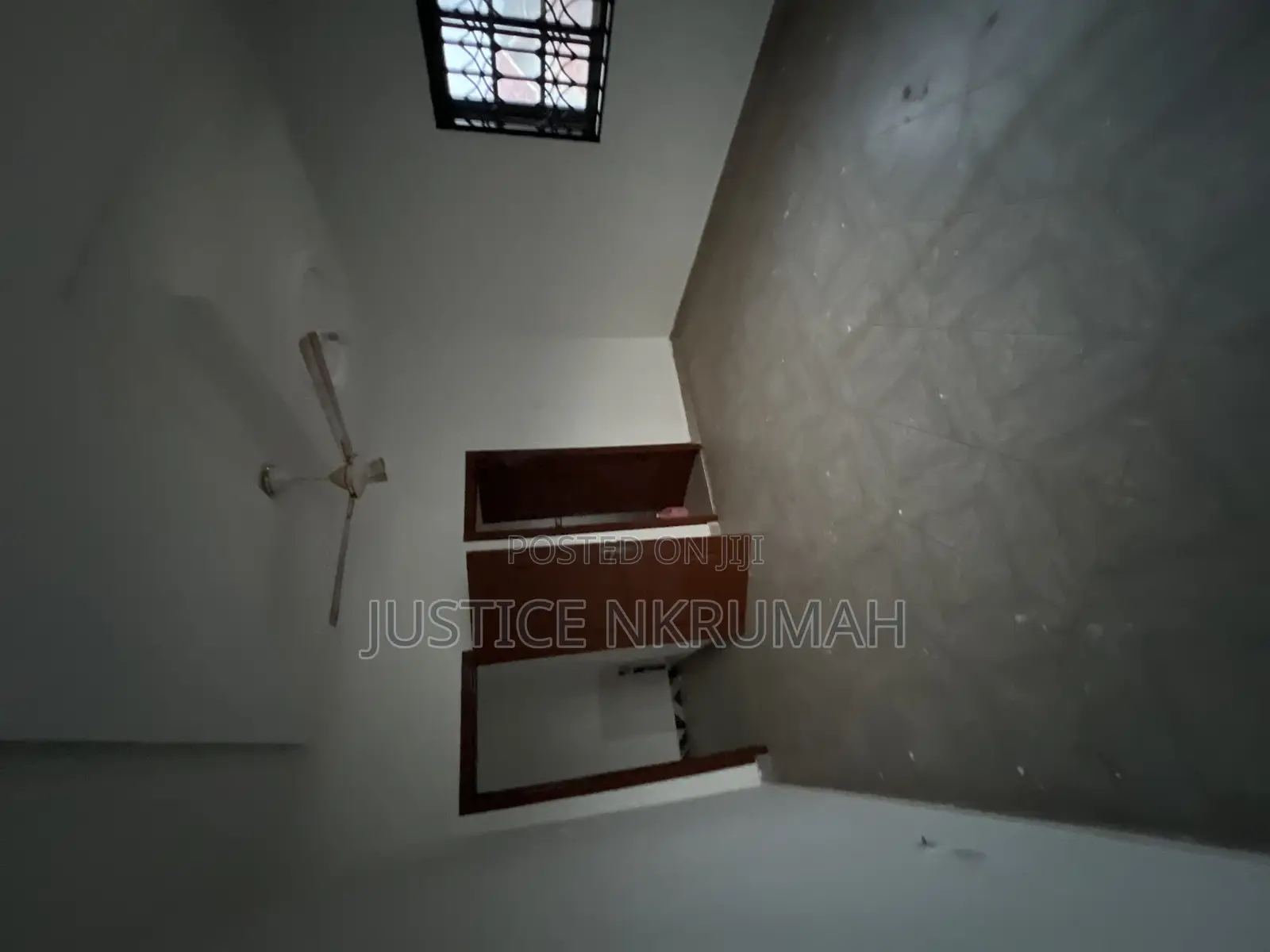 3bdrm Apartment in Mr Justice Estate, Old Barrier for rent