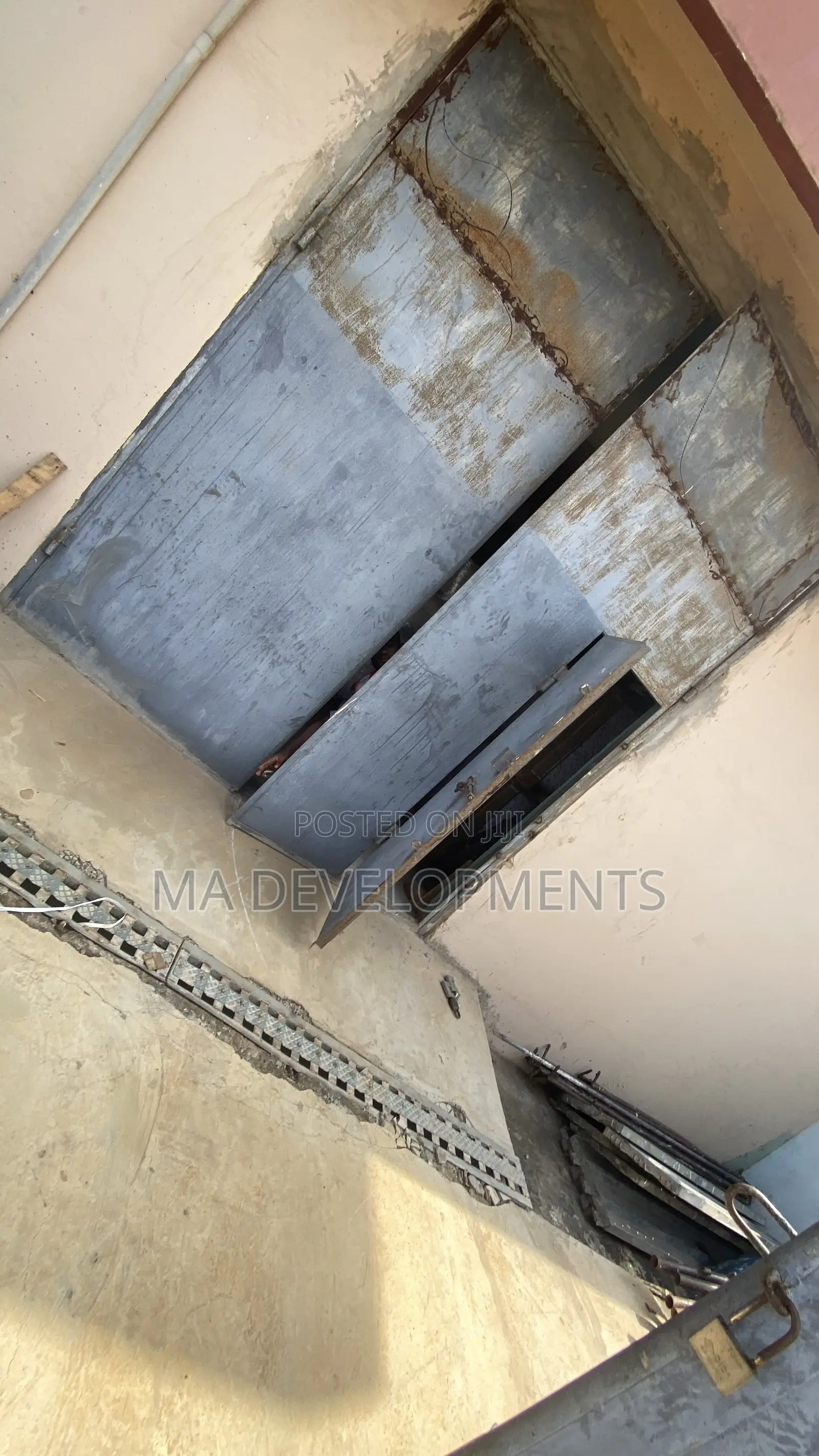 400 Square Meter Warehouse for Rent at Achimota Mile 7