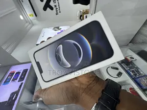 New Apple iPhone 16e 256 GB Silver