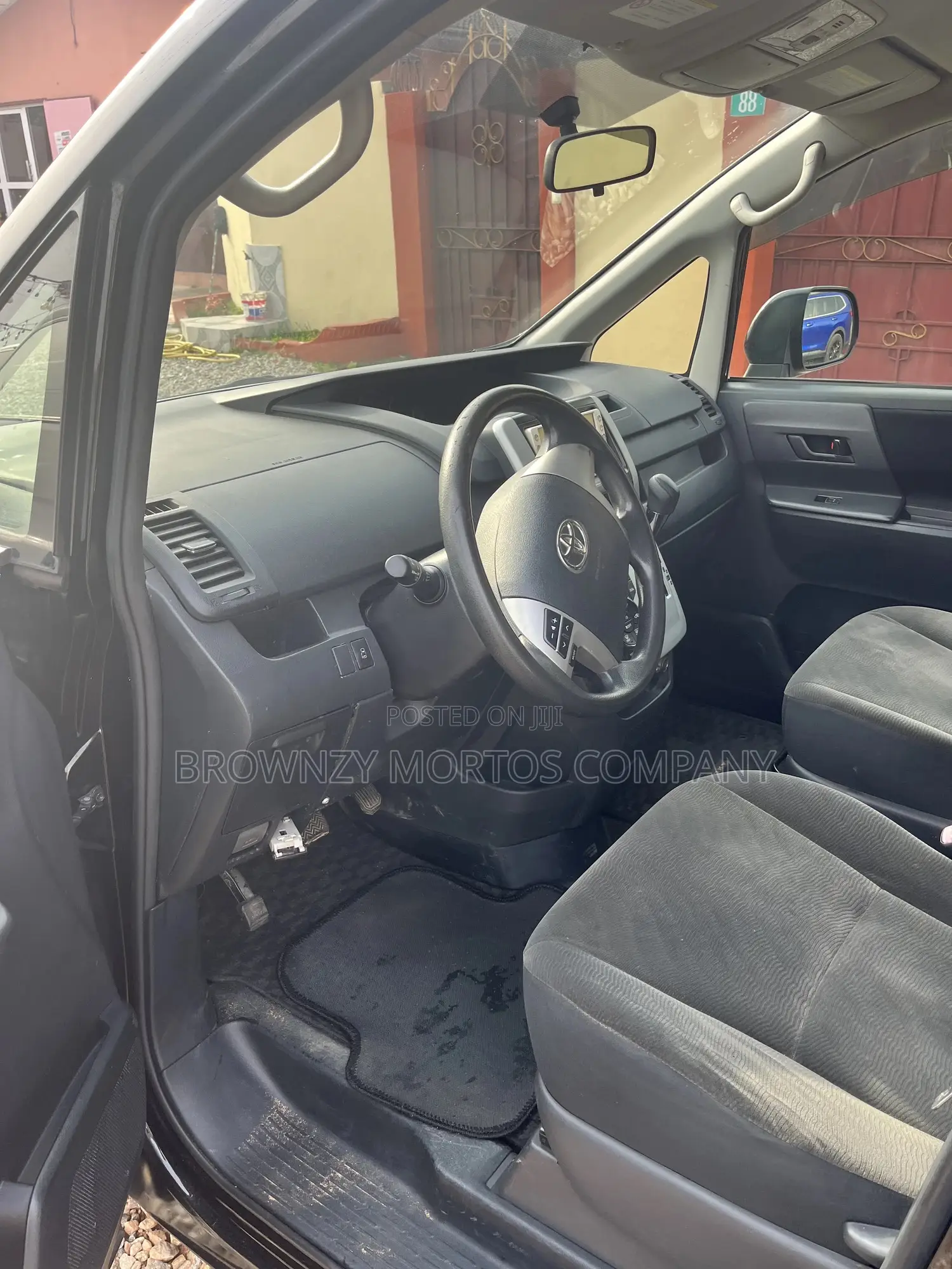 Toyota Voxy 2010 Black