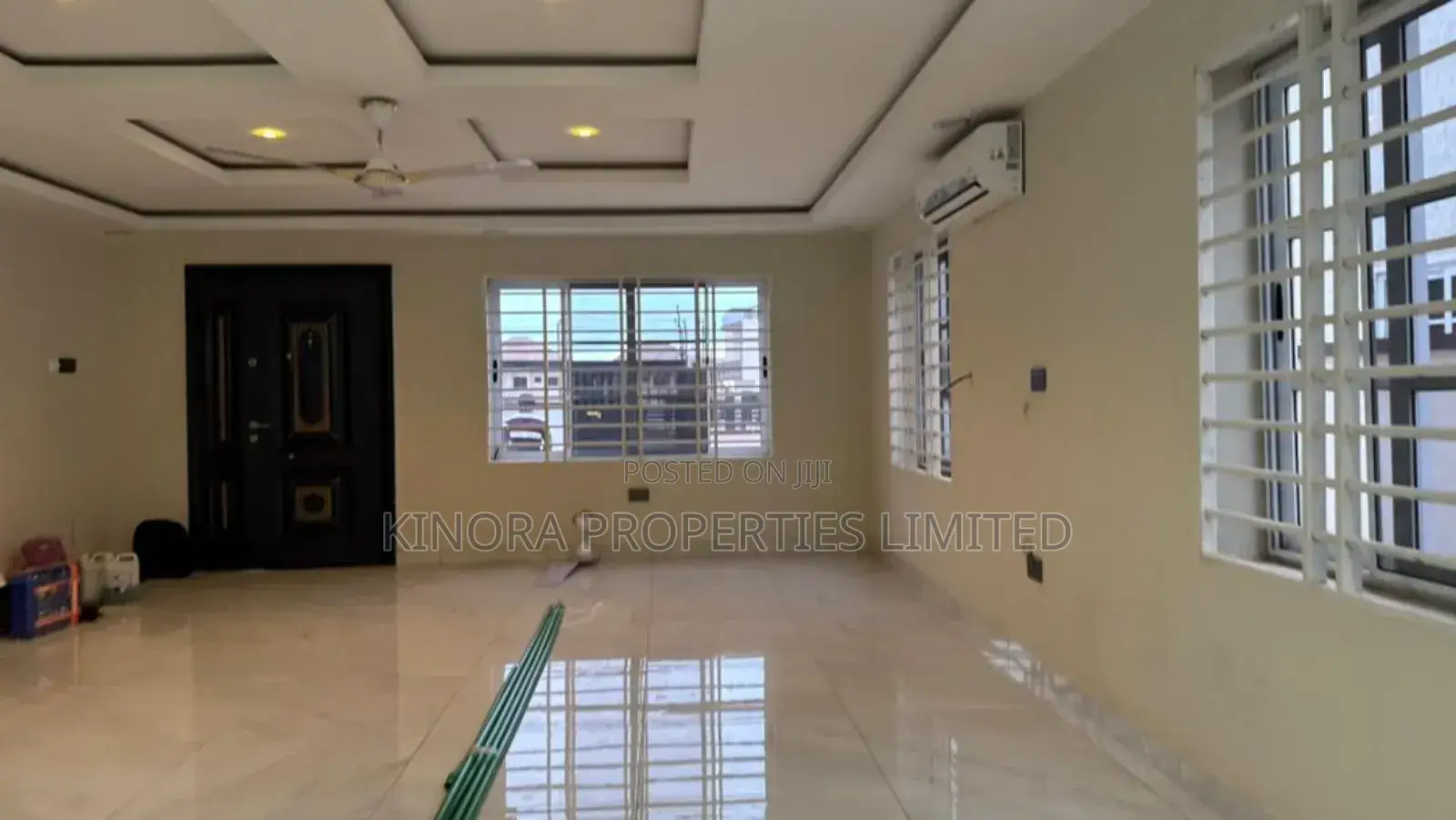 5bdrm Duplex in Tema for sale