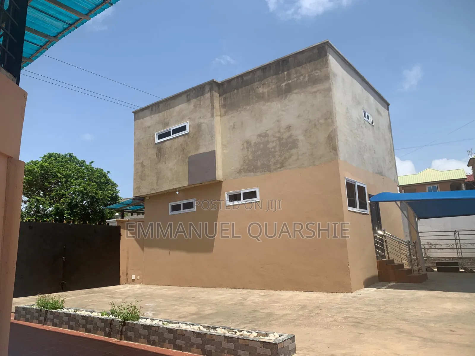 12bdrm Mansion in Weija for sale