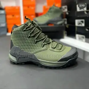 Under Armour Sneakers