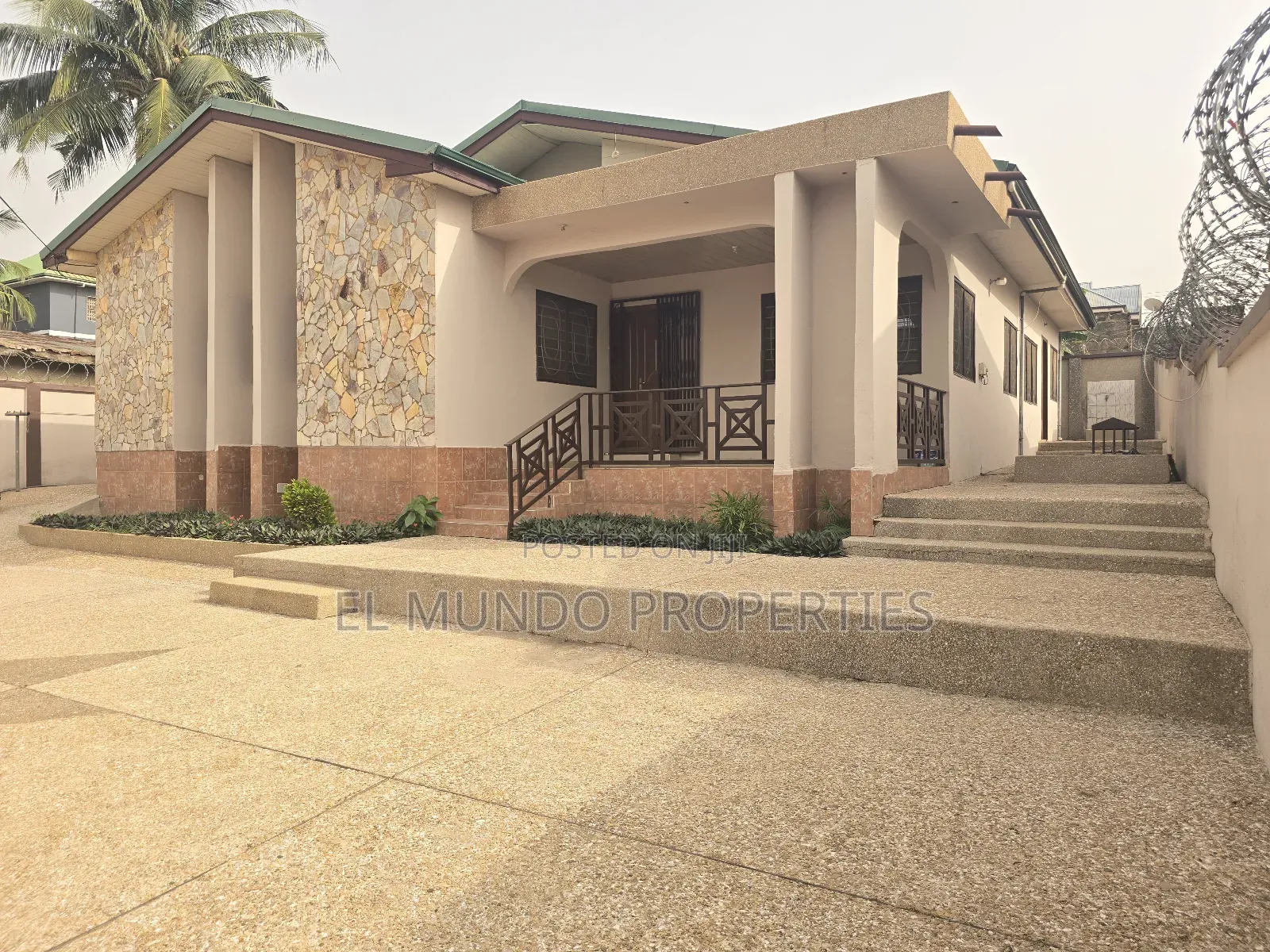 4bdrm House in Nyankyerenyease, Kumasi Metropolitan for sale