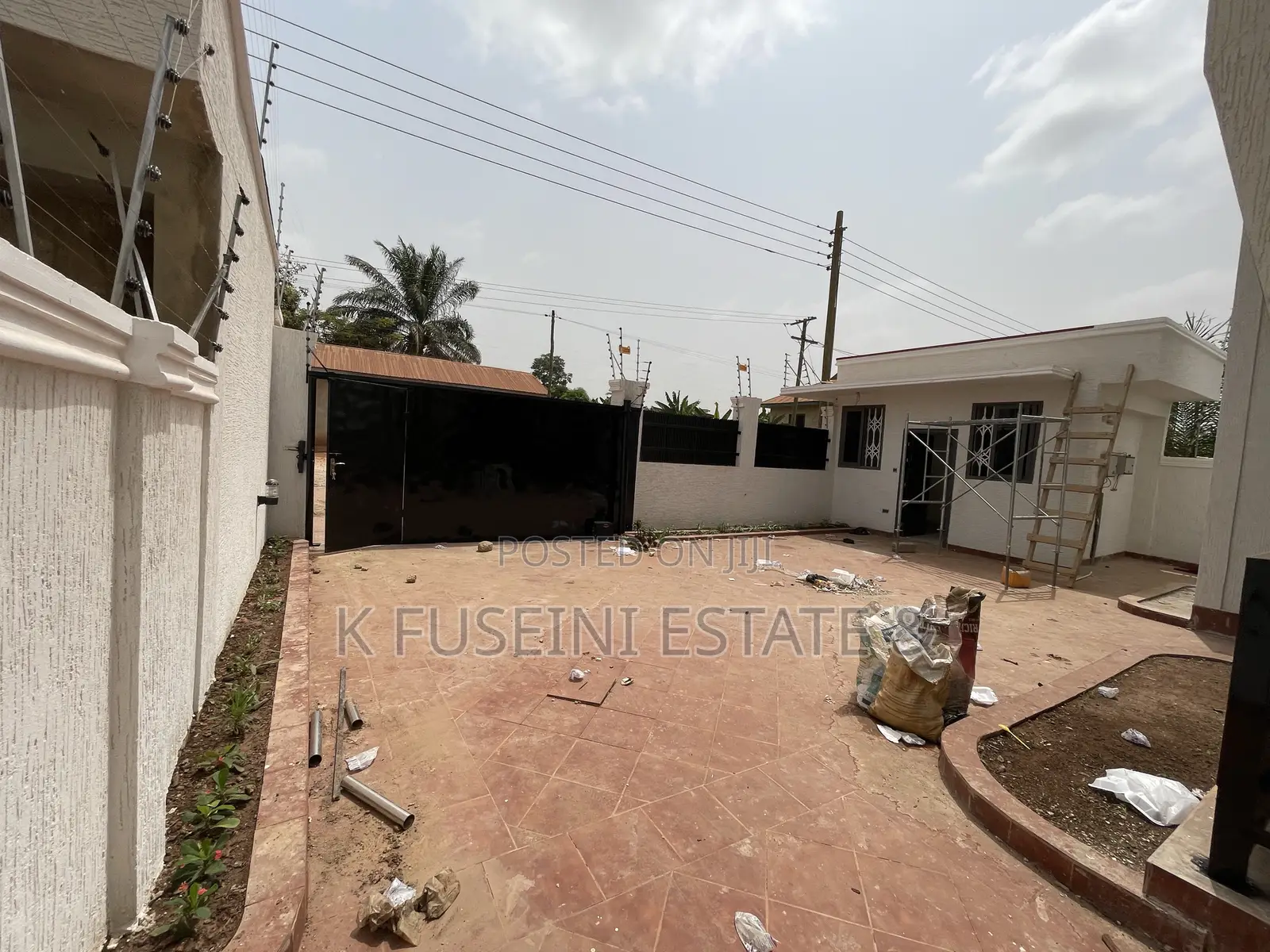 4bdrm House in K Fuseini Estate, Kumasi Metropolitan for sale