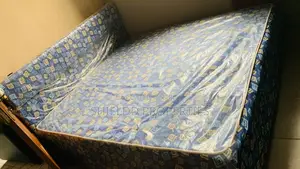 Inbuilt Queen Size Bed.