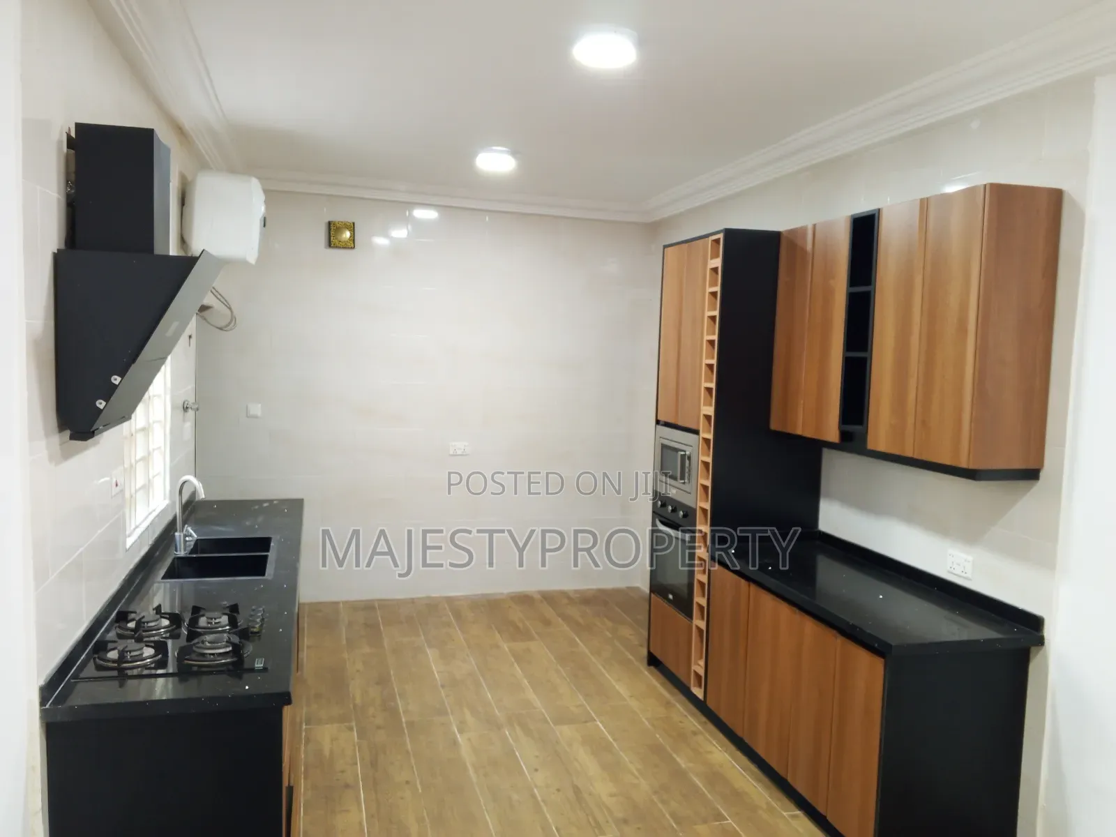 3bdrm Duplex in East Airport, Spintex for rent