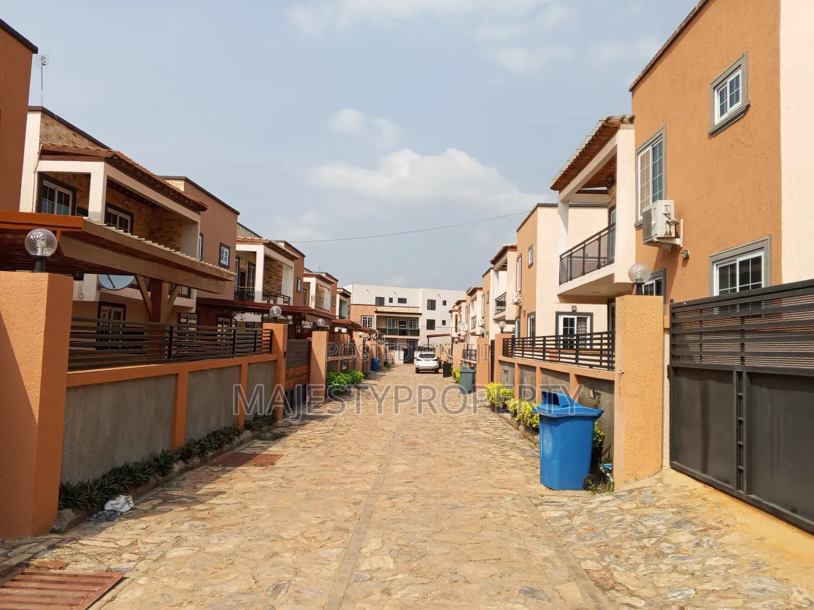 3bdrm Duplex in East Airport, Spintex for rent
