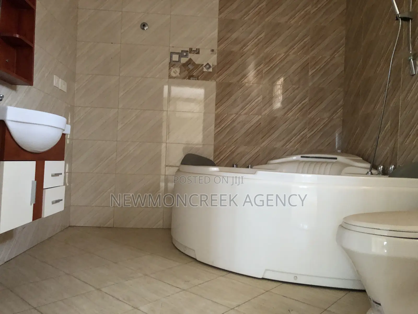 2bdrm Apartment in Trassaco Phase 2, Accra Metropolitan for rent