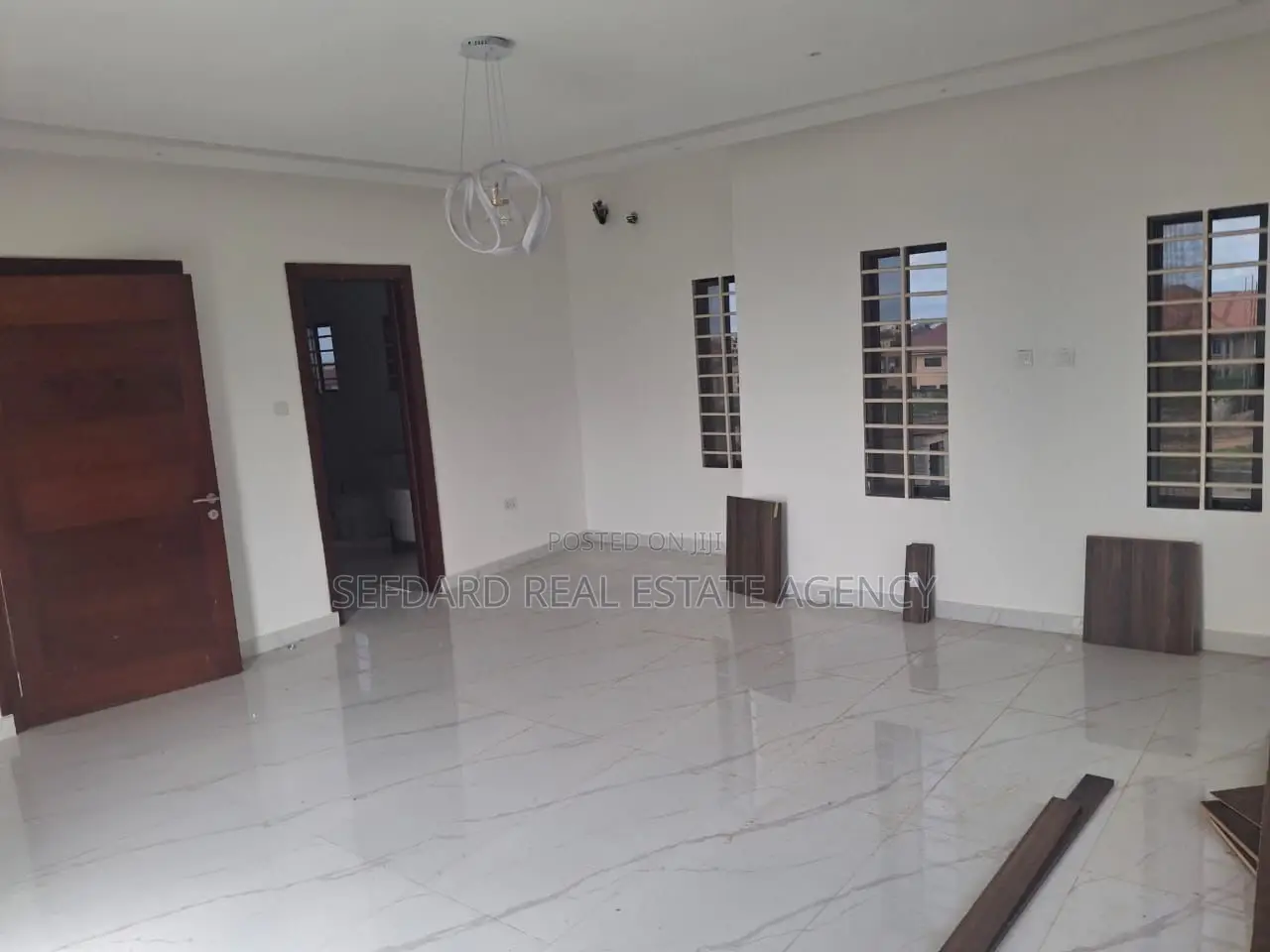 6bdrm House in East Legon for sale