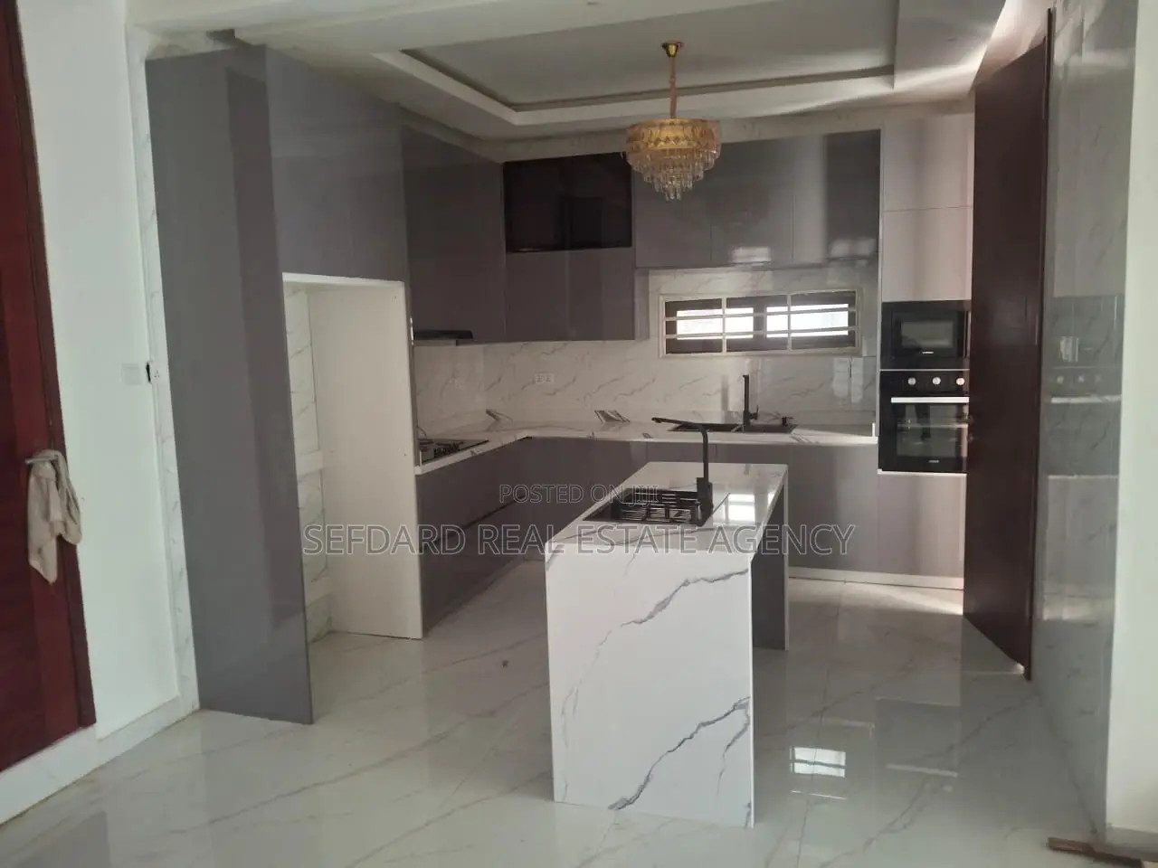 6bdrm House in East Legon for sale