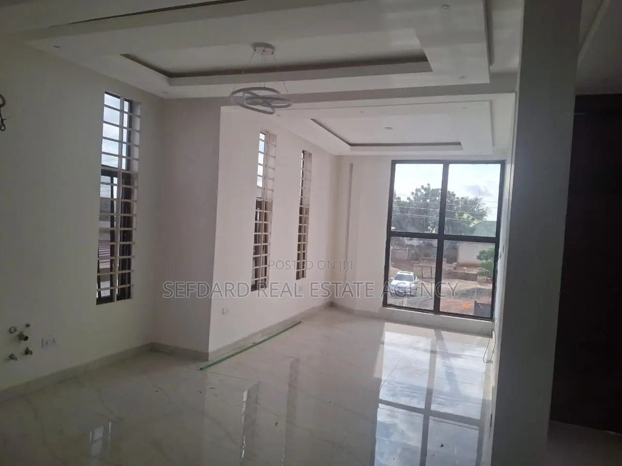 6bdrm House in East Legon for sale
