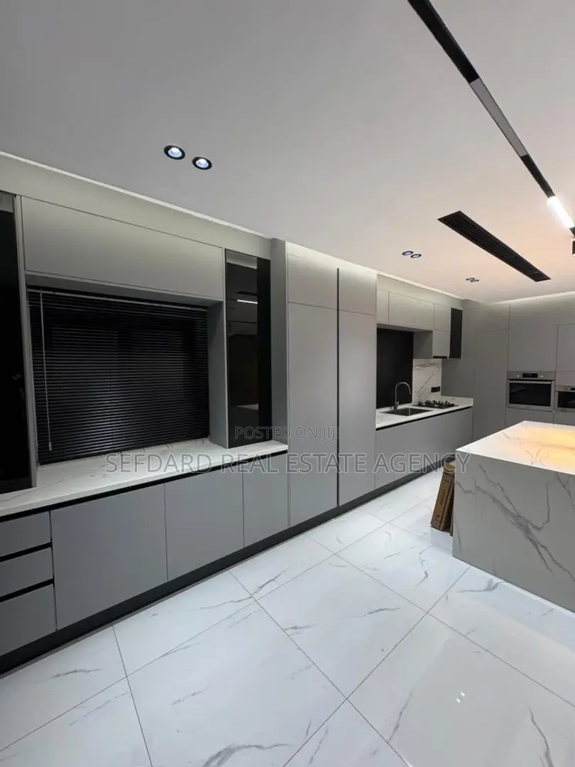 Furnished 5bdrm Mansion in Airport Residential Area for sale