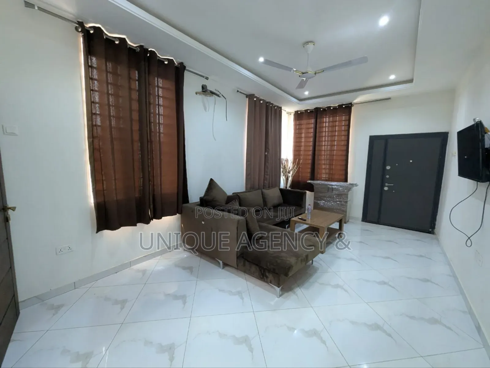 8bdrm Apartment in Spintex for sale