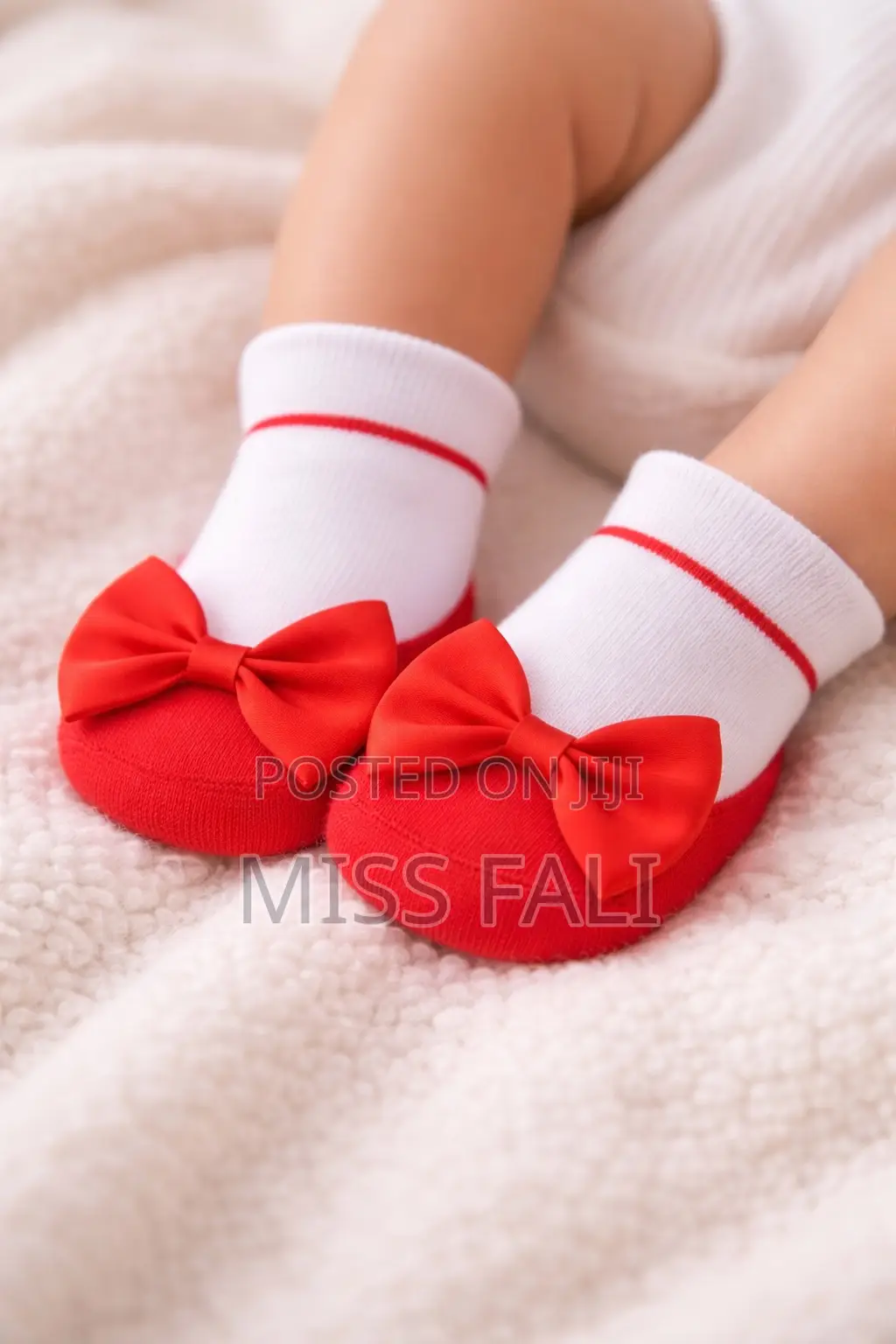 Tiny Bow Socks. 0-6m