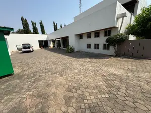 5bdrm House in Abelemkpe for rent