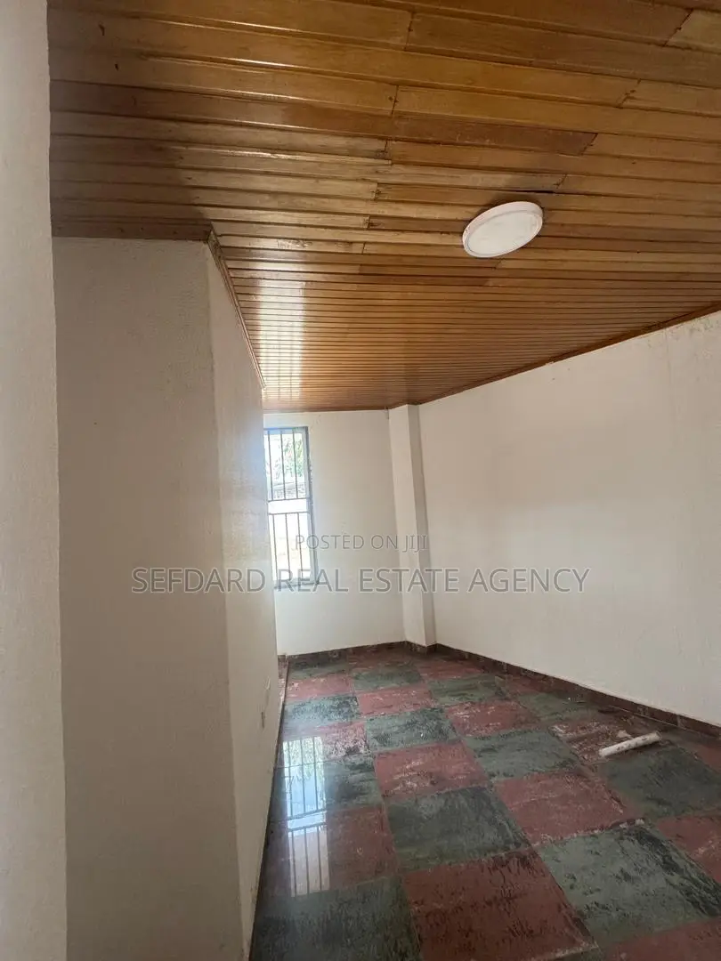 5bdrm House in Abelemkpe for rent