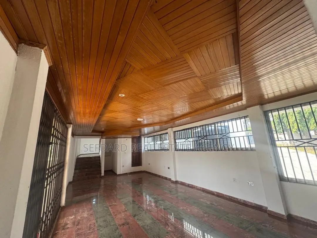5bdrm House in Abelemkpe for rent