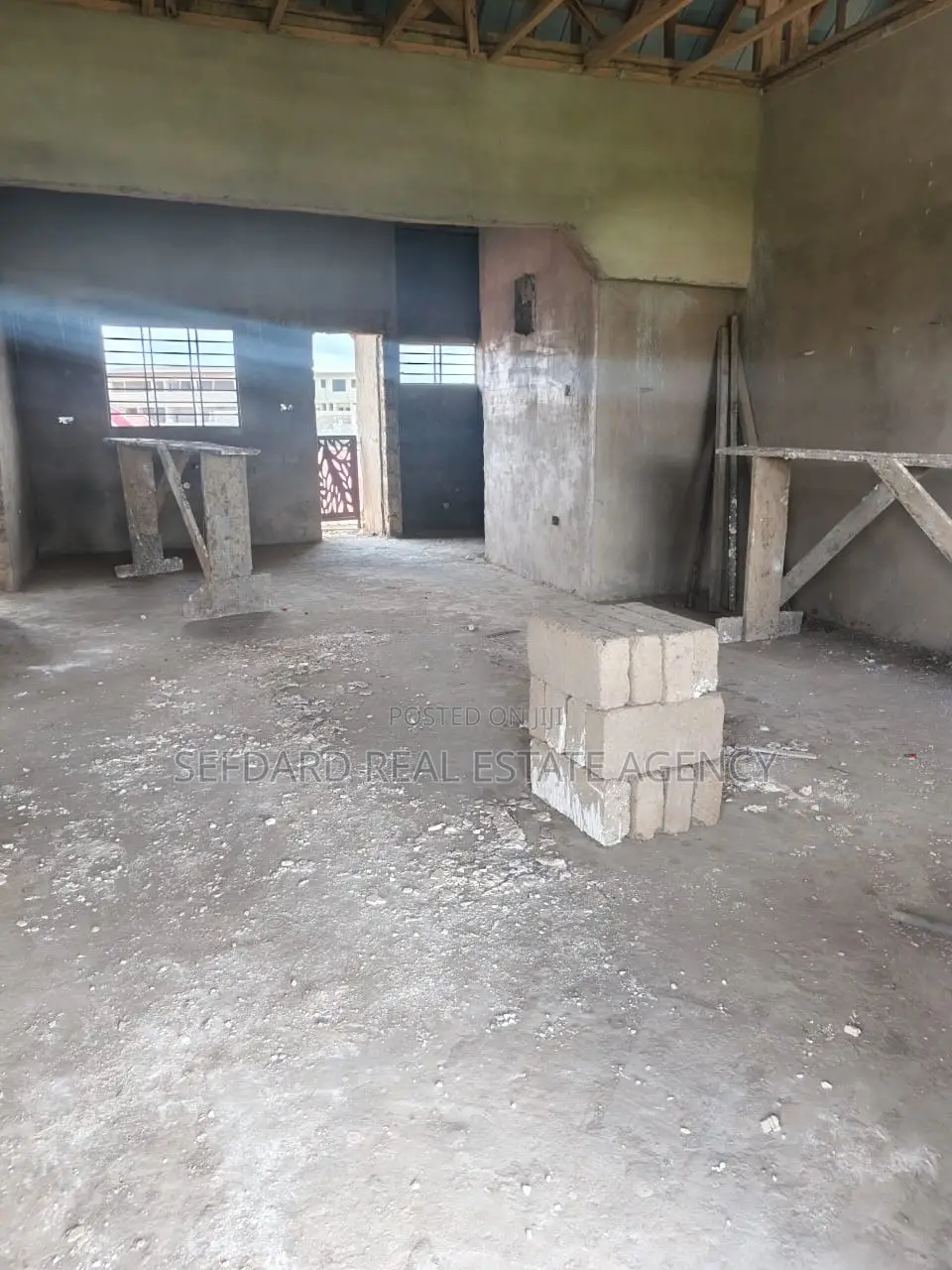 8bdrm Apartment in Ablekuma for sale