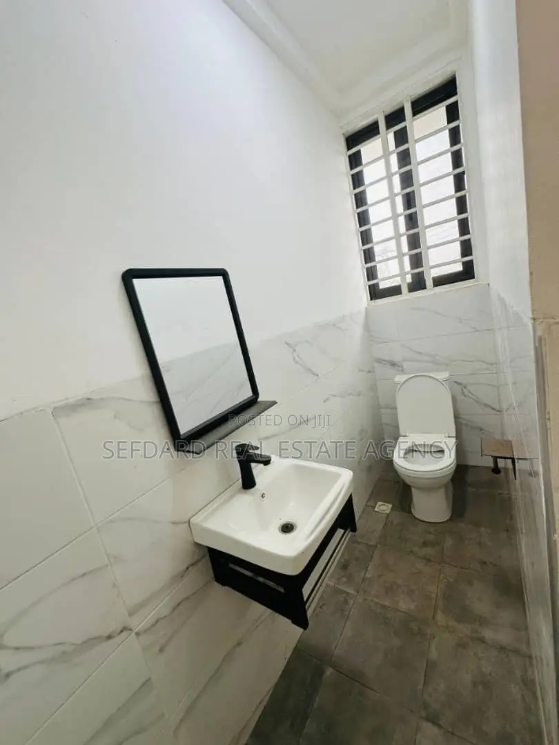 4bdrm Duplex in Pokuase for sale