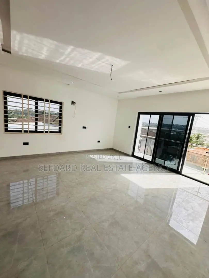 4bdrm Duplex in Pokuase for sale