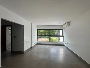 4bdrm Townhouse / Terrace in Cantonment, Cantonments for rent