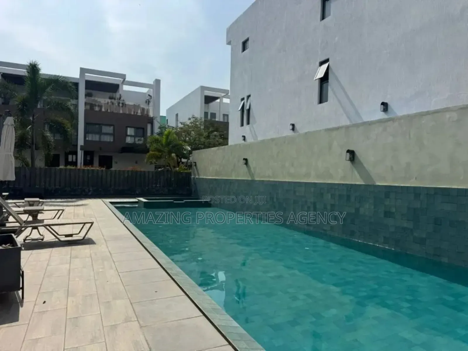 4bdrm Townhouse / Terrace in Cantonment, Cantonments for rent