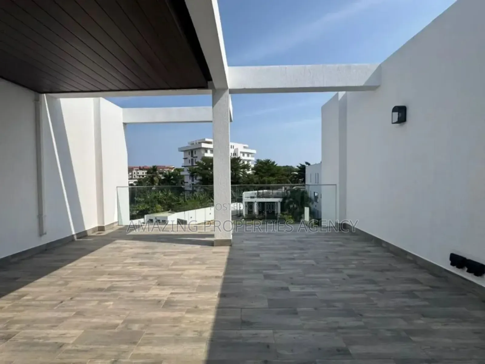 4bdrm Townhouse / Terrace in Cantonment, Cantonments for rent