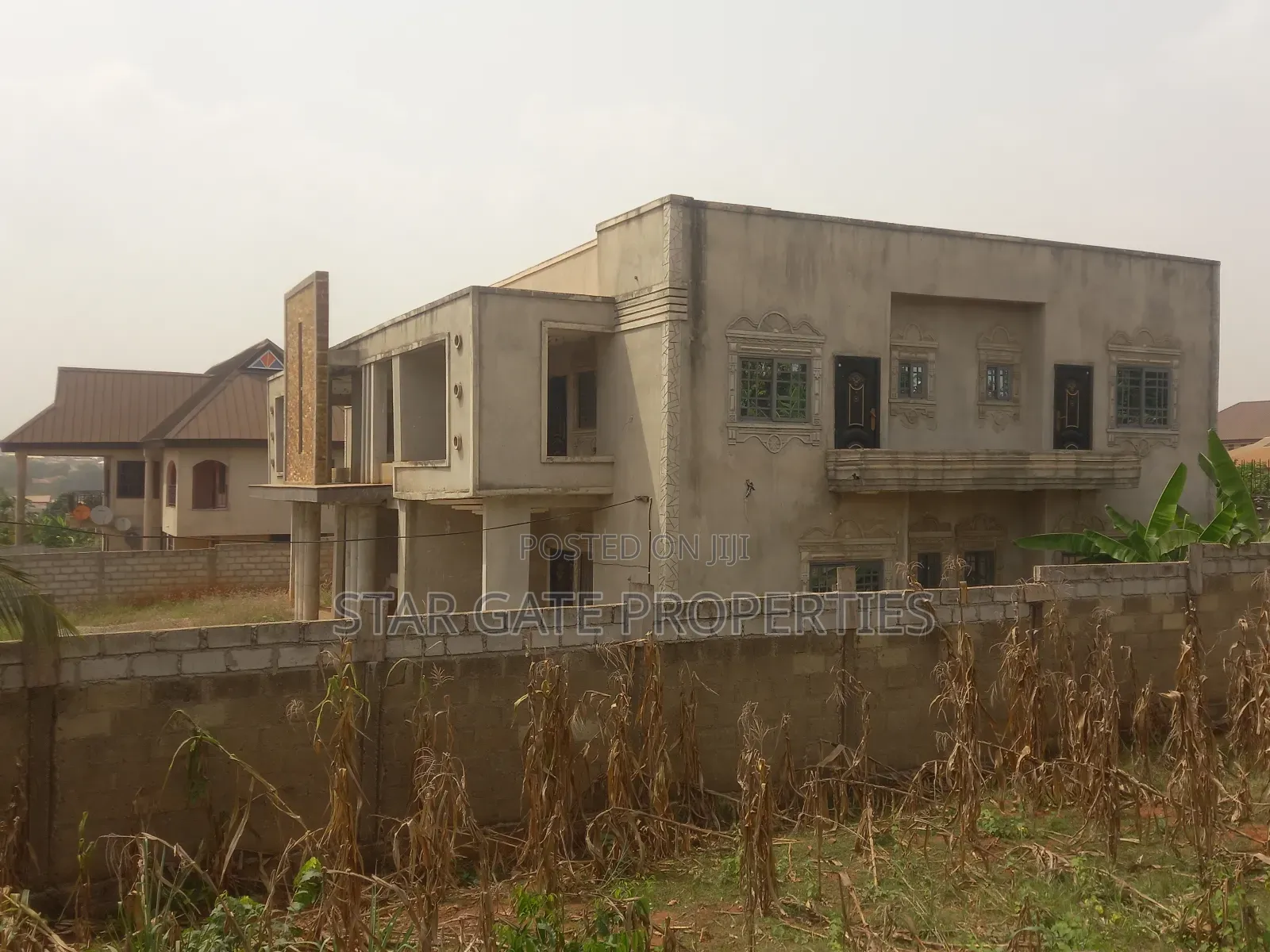 10bdrm House in Santasi Road., Kumasi Metropolitan for sale