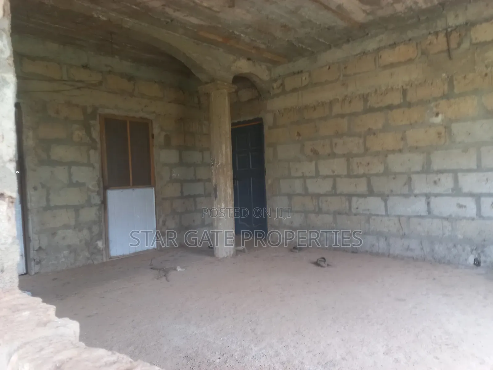 9bdrm House in Pakyi No 2. Santasi, Kumasi Metropolitan for sale