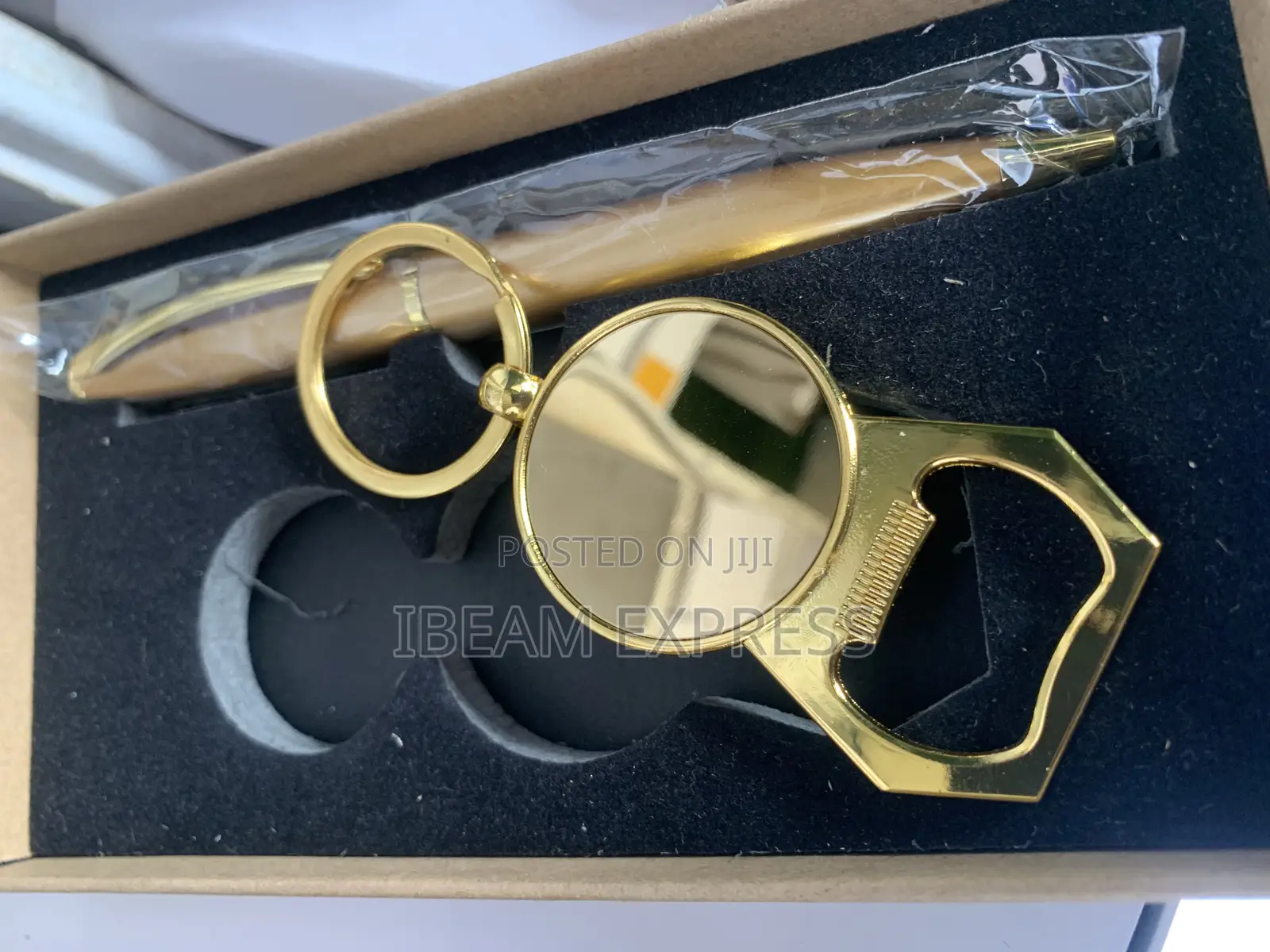 Golden Pen and Key Holder Souvenir