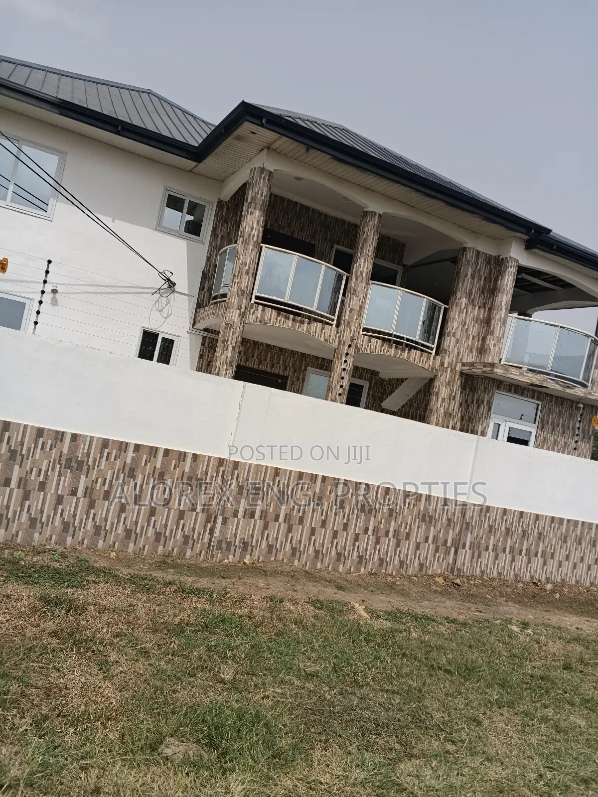 3bdrm Apartment in Amanfro, Adenta for rent