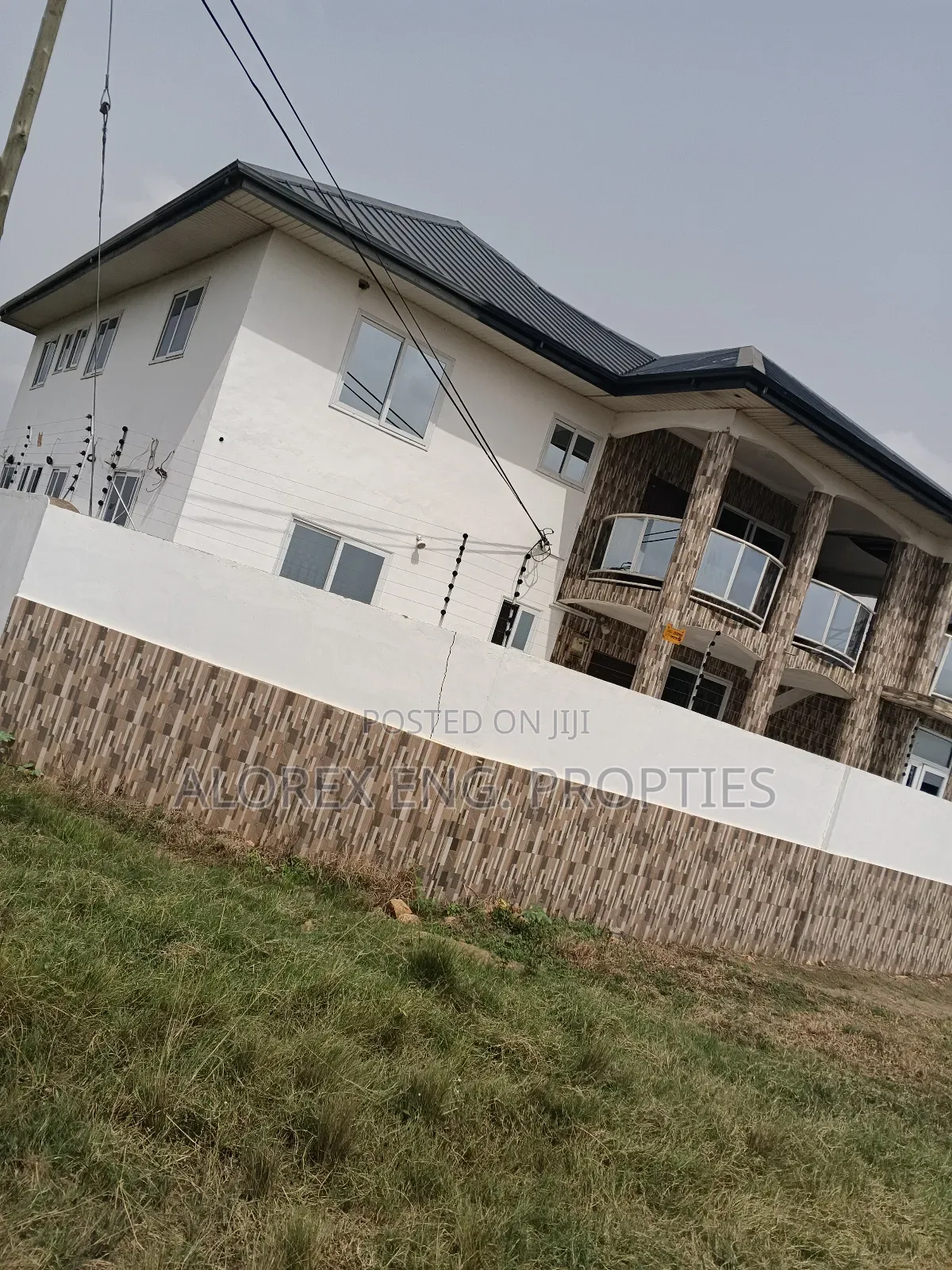 3bdrm Apartment in Amanfro, Adenta for rent