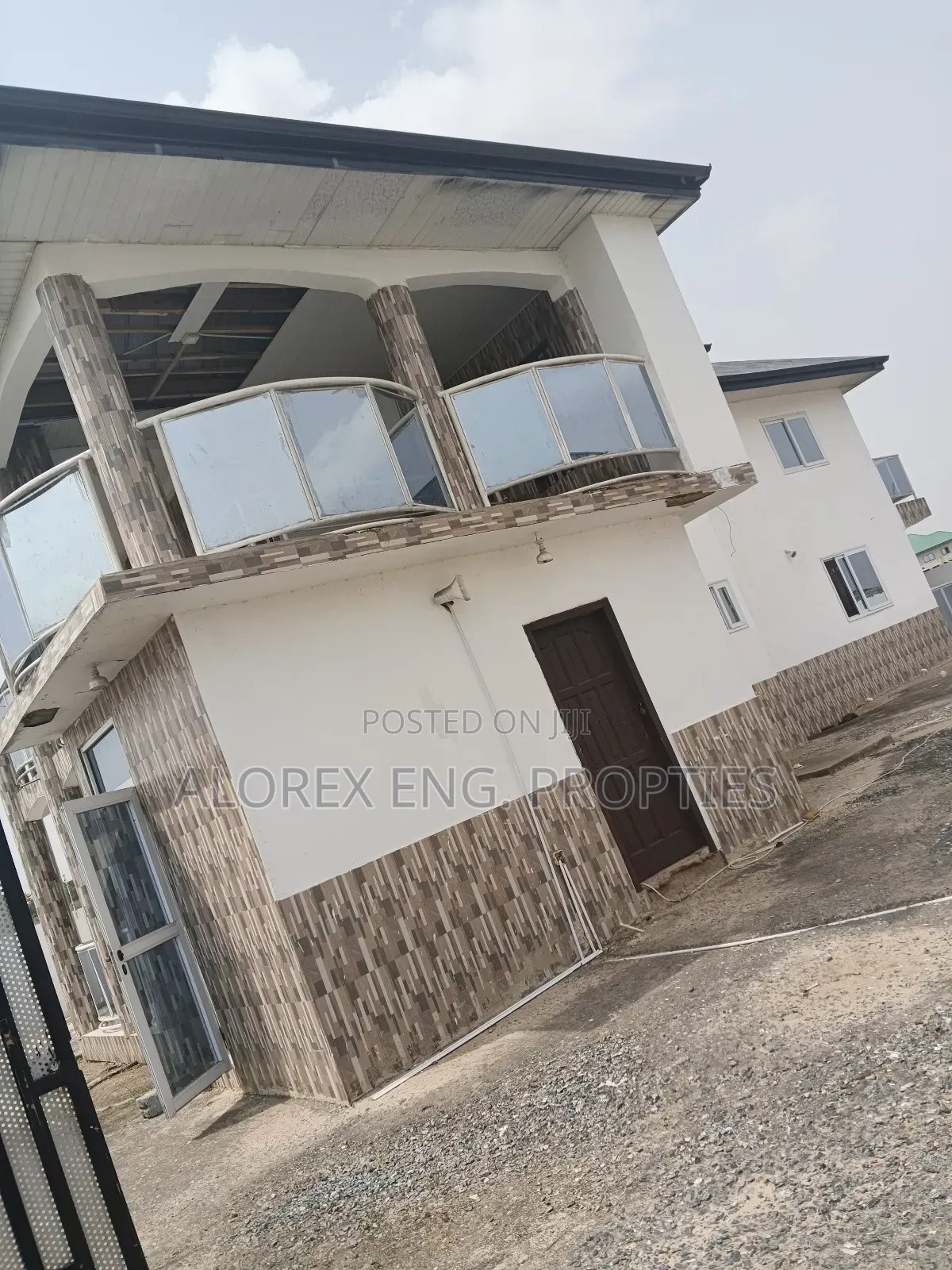 3bdrm Apartment in Amanfro, Adenta for rent